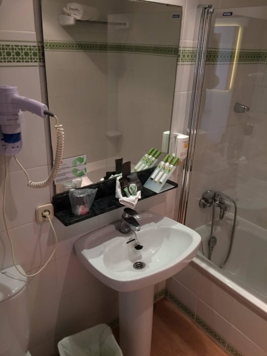 Bad linke Seite Hotel & Spa S'Entrador Playa