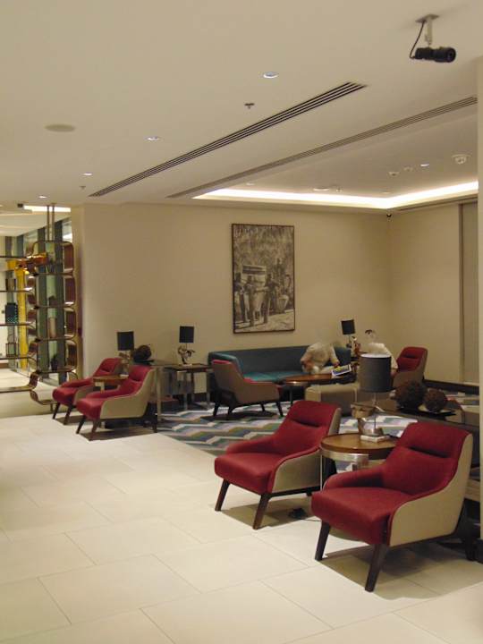 Lobby Hampton By Hilton Dubai Airport