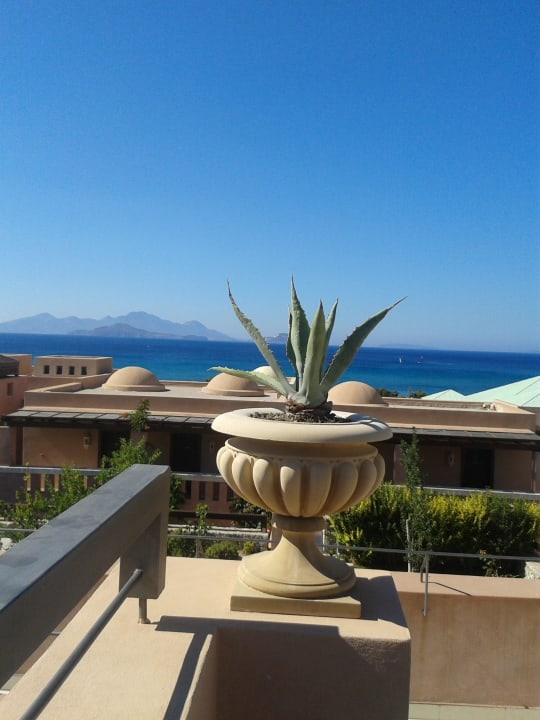 Auf der Terrasse des Restaurants Atlantica Belvedere Resort