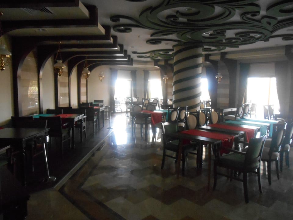 A la Cart Restaurant Alba Resort Hotel
