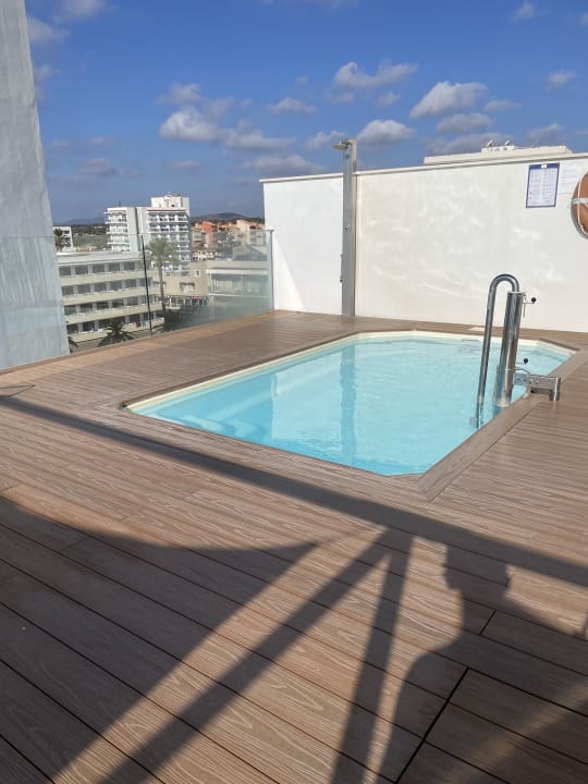 Pool Kyrat Amarac