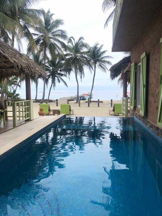 Pool Caye Casa