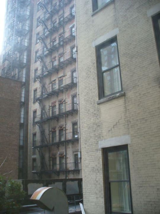 Fensteraussicht Martinique New York on Broadway, Curio Collection by Hilton