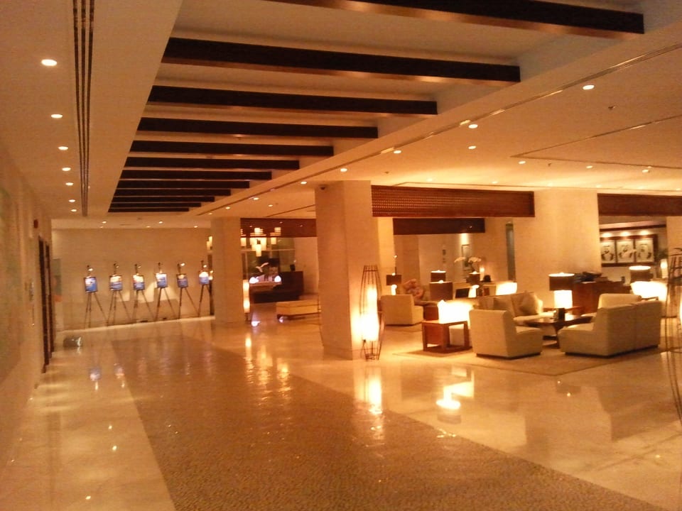 Lobby Radisson Blu Resort Fujairah