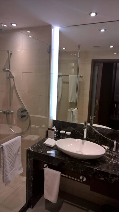 Łazienka DoubleTree by Hilton Hotel & Conference Centre Warsaw