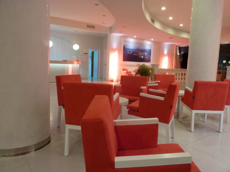 Lobby Iberostar Waves Pinos Park