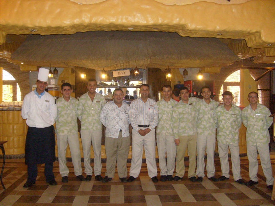 Kellner, Oberkellner und Chef Restaurant Cave du Roi Pickalbatros Alf Leila Wa Leila Resort - Neverland Hurghada