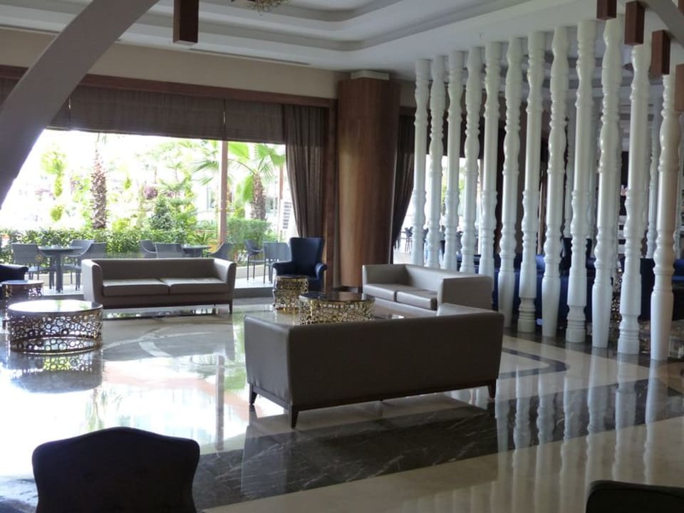 Lobby Dream World Aqua Hotel