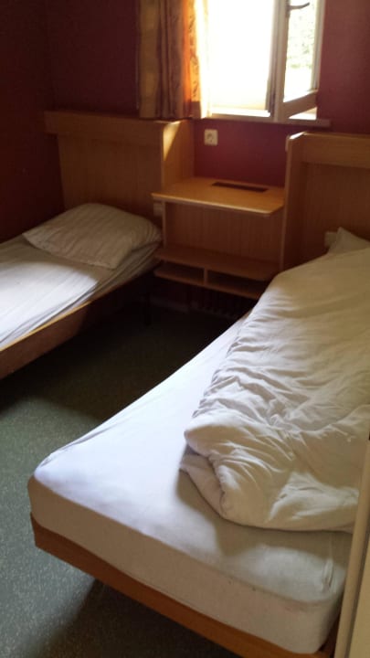 Die Matratzen passten nicht in den Bettkasten Chiemgau Resort Siegsdorf