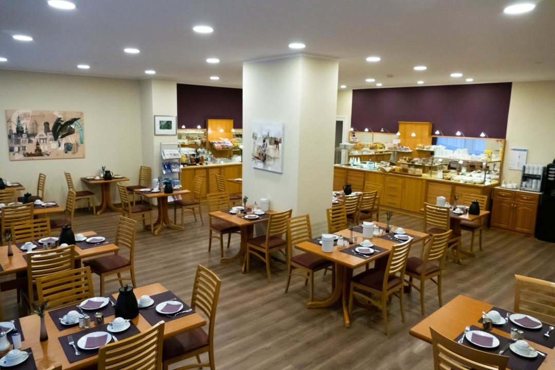 Gastro City Partner Central Hotel