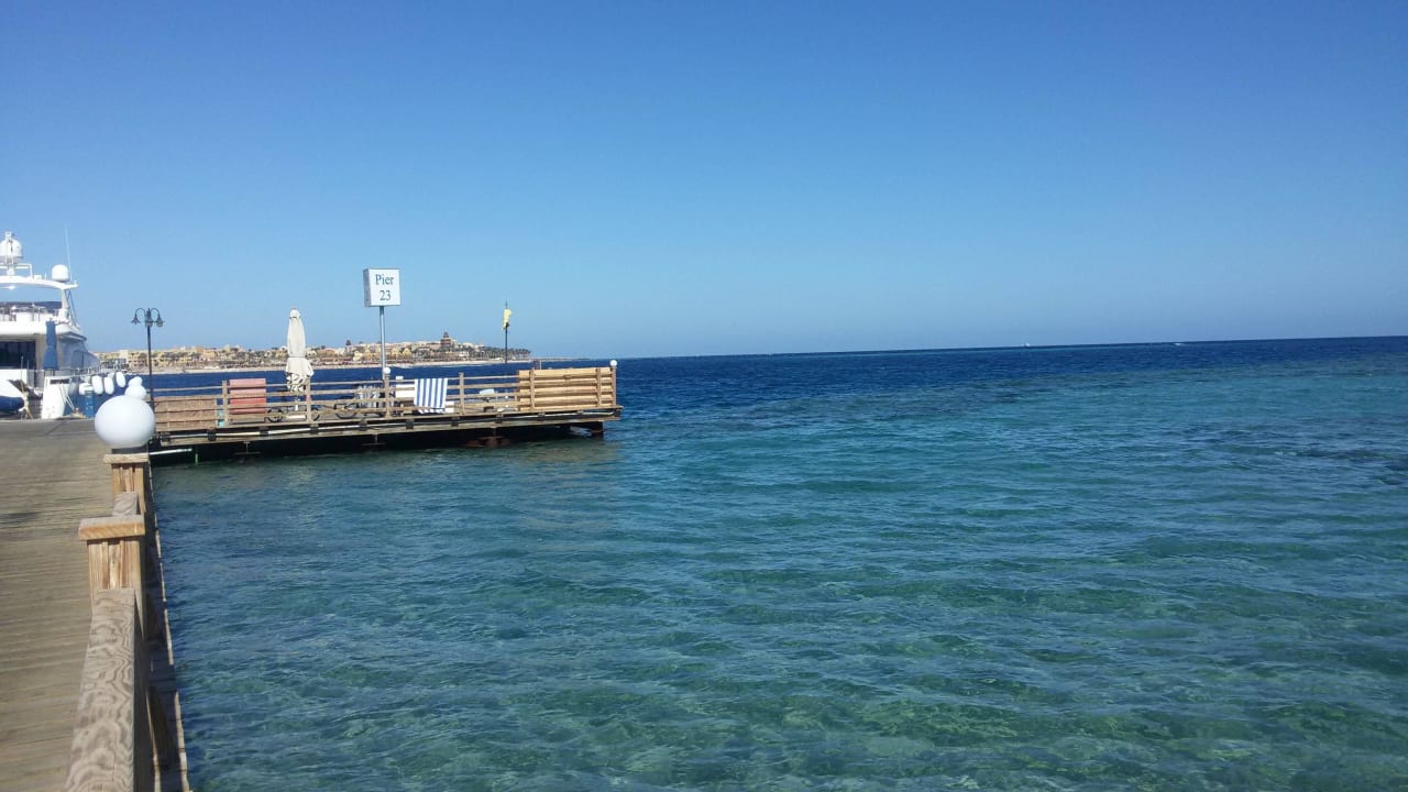 Blick vom Steg Cleopatra Luxury Resort Makadi Bay