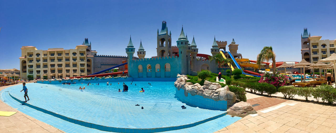 Pool Serenity Alpha Beach