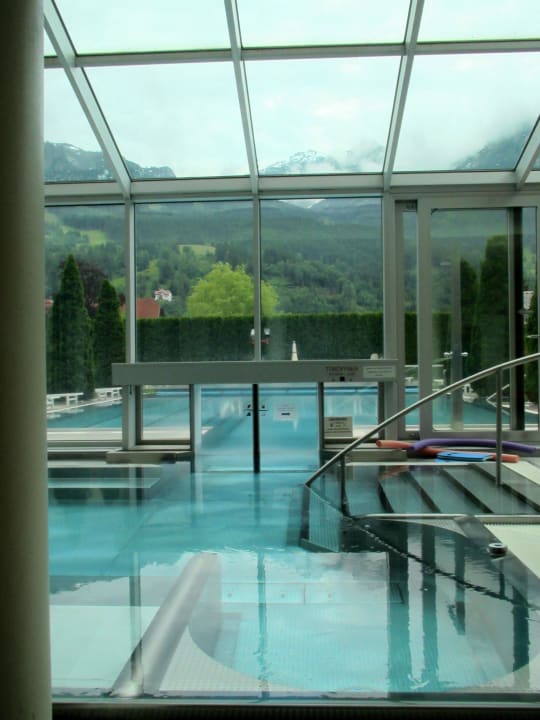Half in, half out, pool facing the mountains Impuls Hotel Tirol