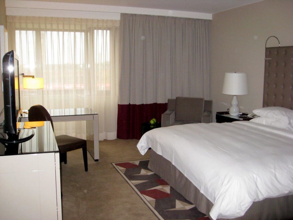 Das großzügige Zimmer Hyatt Regency Köln