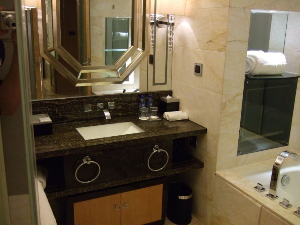 Bad Hotel Wyndham Grand Plaza Royale Oriental Shanghai