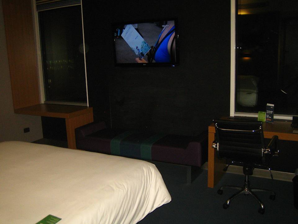 Flachbildschirm Aloft Bogota Airport