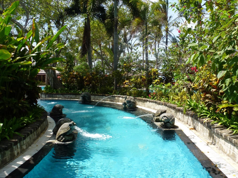 Teilbereich vom Hauptpool The Laguna A Luxury Collection Resort & Spa