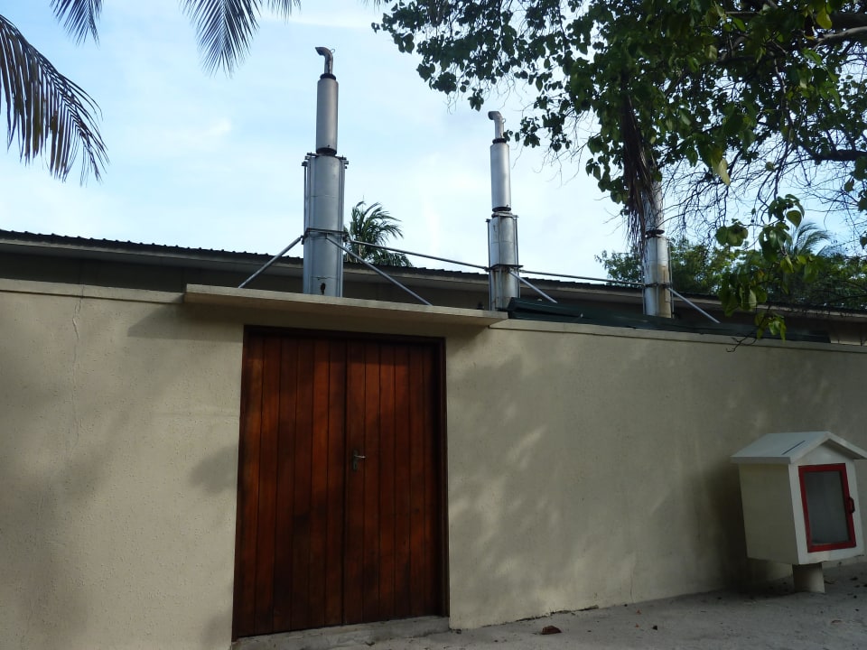 Abgasrohre Eri Maldives