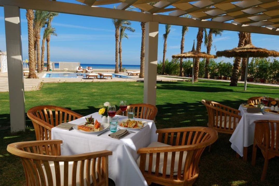 Beach restaurant Premier Le Reve Hotel & Spa