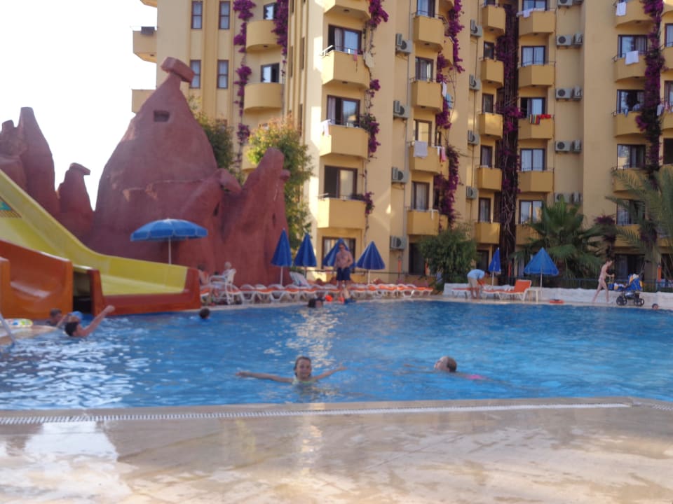 Бассейн с горками MC Mahberi Beach Hotel