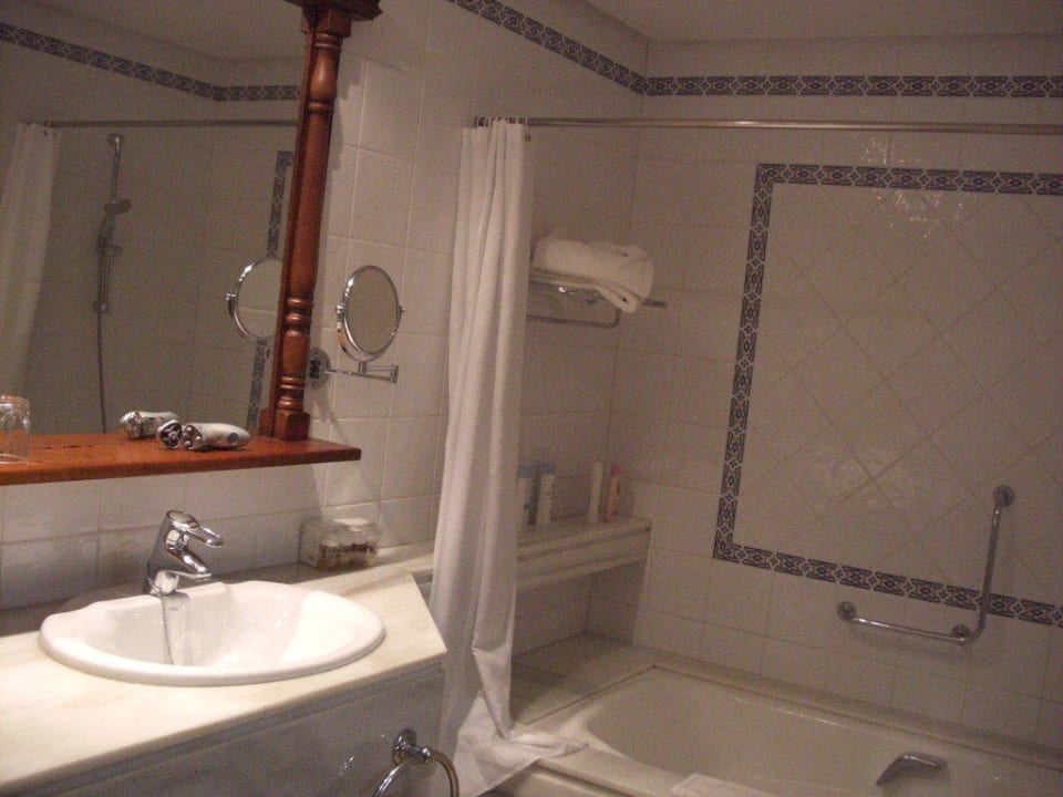 Bad La Moraleja The Quiet Hotel