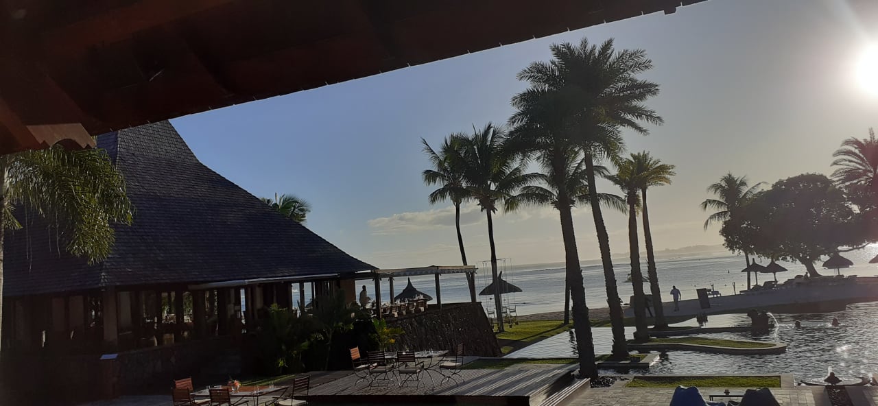 Strand Shanti Maurice Resort & Spa