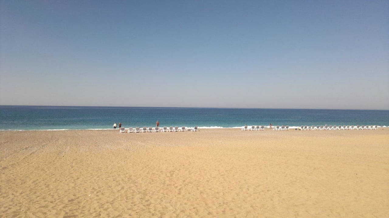 Sand, Kiesel & Steinstrand Cenger Beach Resort & Spa