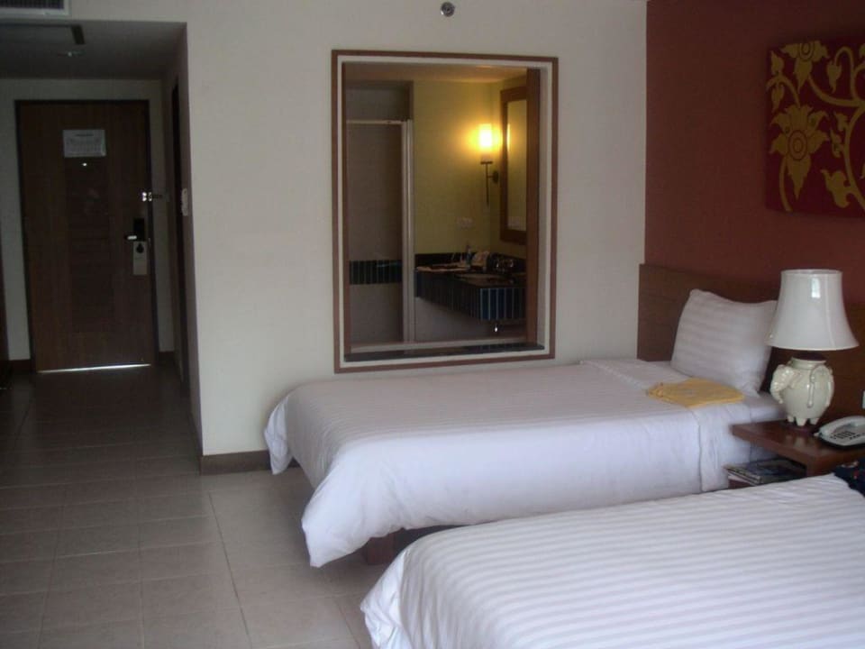 Zimmer Hotel Naithonburi Beach Resort