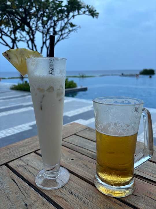 Pool SAii Lagoon Maldives, Curio Collection by Hilton