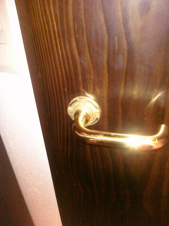 Verletzungsgefahr! Hotel Belmont