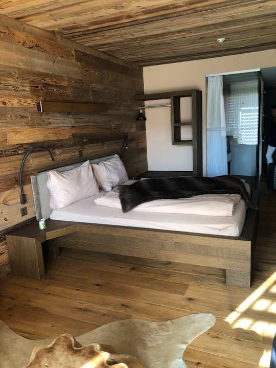 Zimmer Riverside Hotel