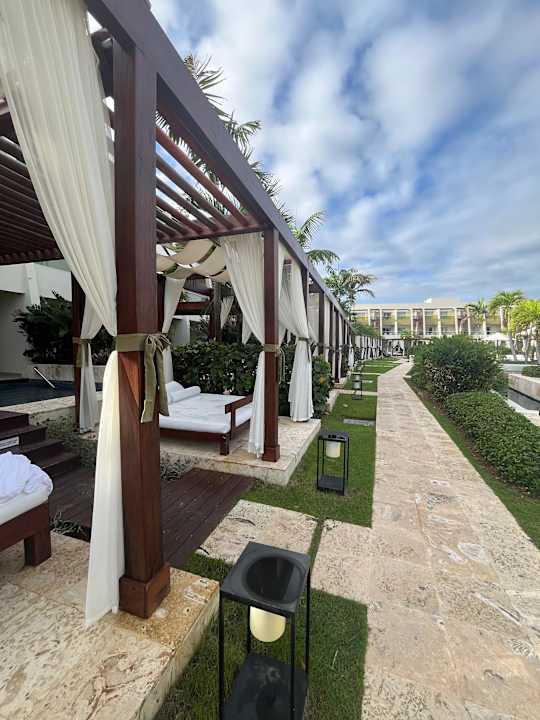 Pool Dreams Onyx Resort & Spa