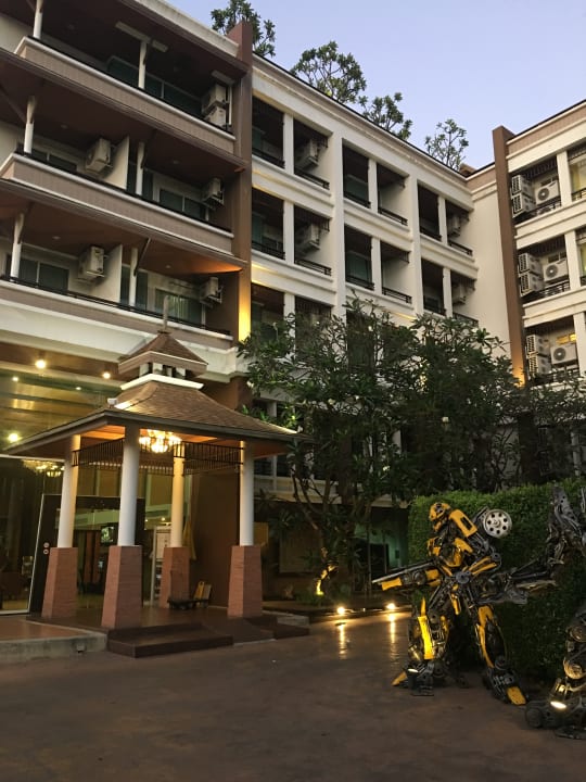 Außenansicht Suvarnabhumi Suite Hotel