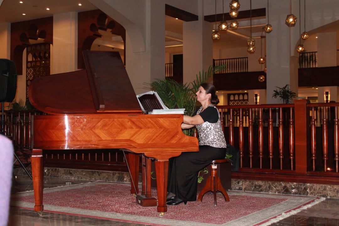 Живая музыка по вечерам в лобби  Steigenberger Aqua Magic