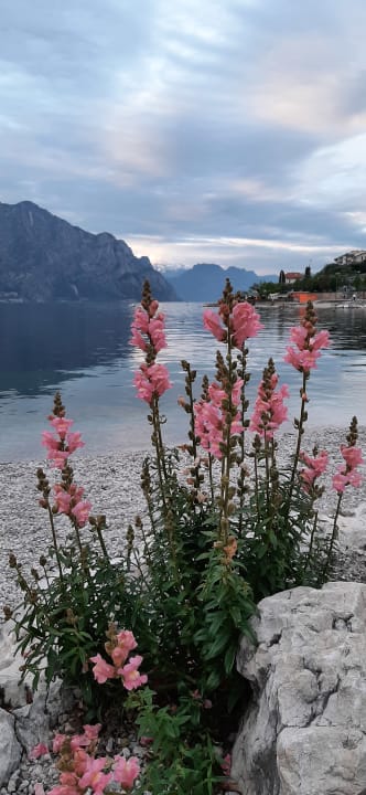 Strand Hotel Castello Lake Front
