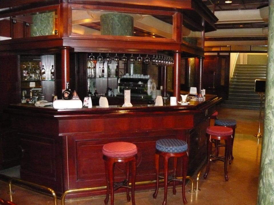 Die mysteriöse Bar Ensana Grand Margaret Island