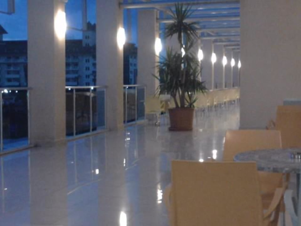 Abends auf der Terrasse Solivia Hotel