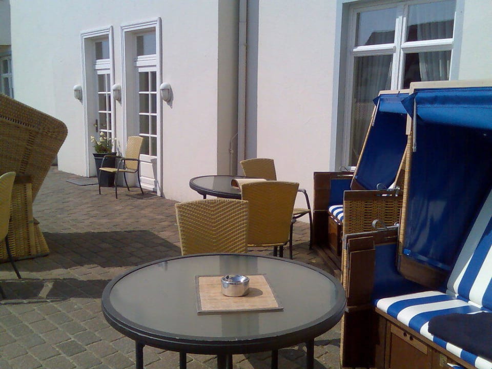 Terrasse mit Strandkörben Lindner Hotel Sylt