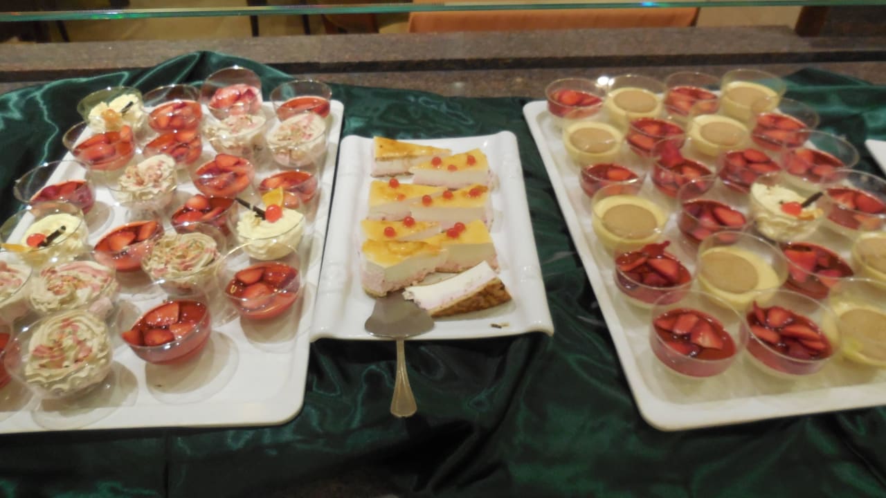 Teil von den Nachspeißen Valentin Somni Hotel & Suites