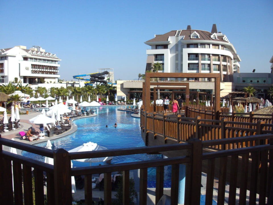 Zicht vanop de brug Sherwood Dreams Resort