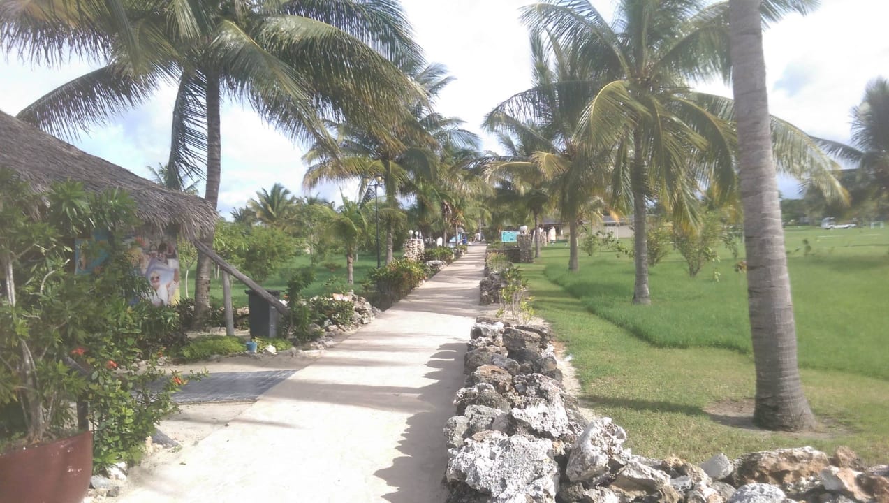 Weg zum Strand Hotel Playa Pesquero