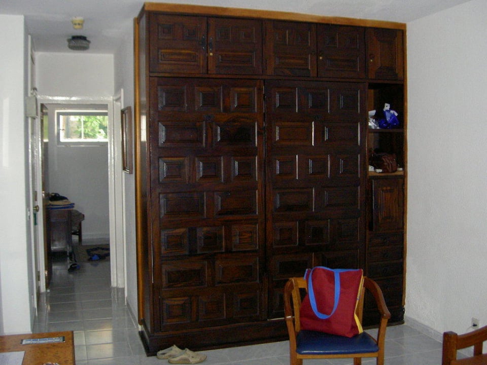 Seperater Wandschrank Hotel Europalace