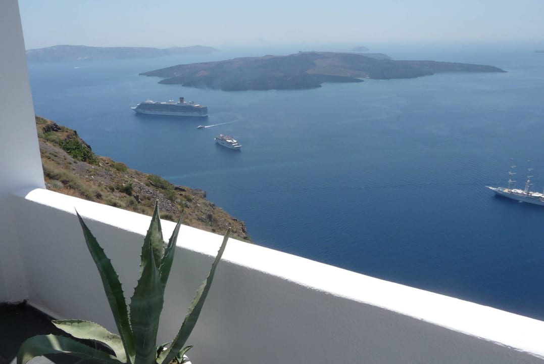 Blick auf Nea Kameni Hotel Agali Houses