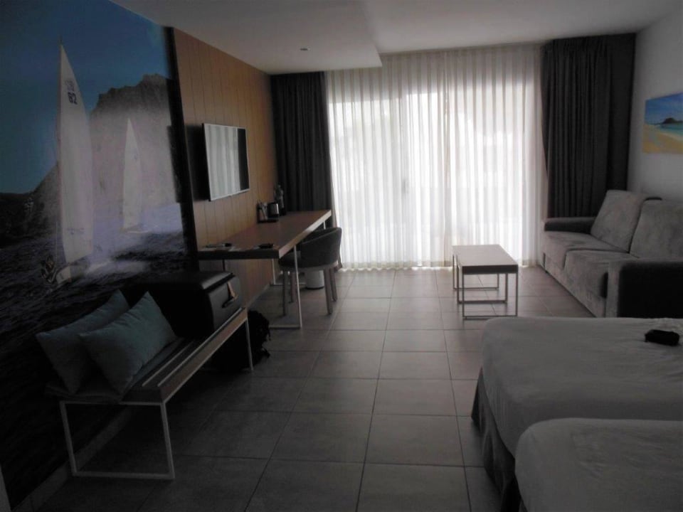 Blick auf die Betten/Schlafcouch, Fernseher LABRANDA Bahía de Lobos