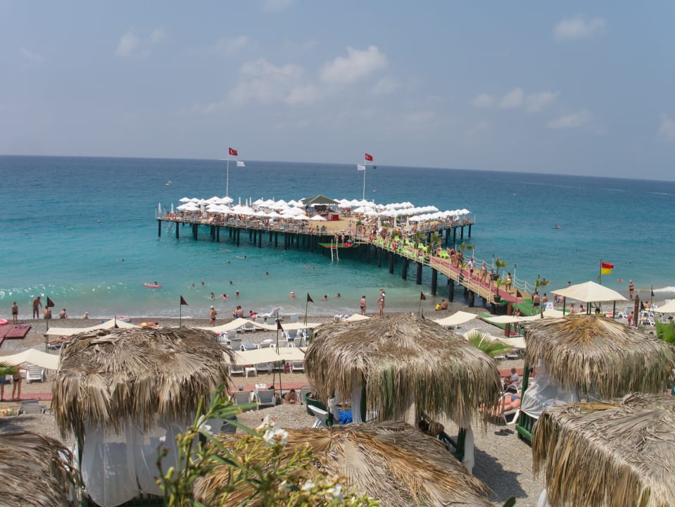 Вид на пирс Botanik Hotel & Resort