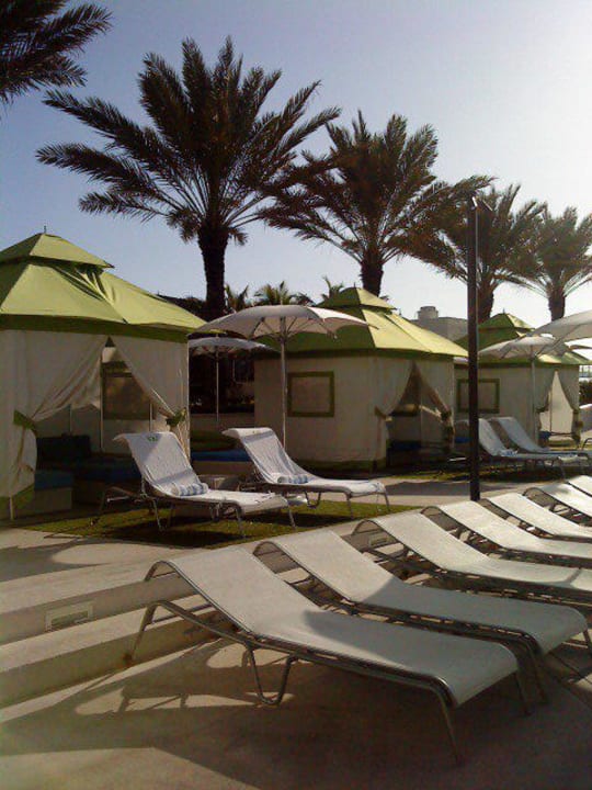 Liegestühle am Pool Eden Roc Miami Beach