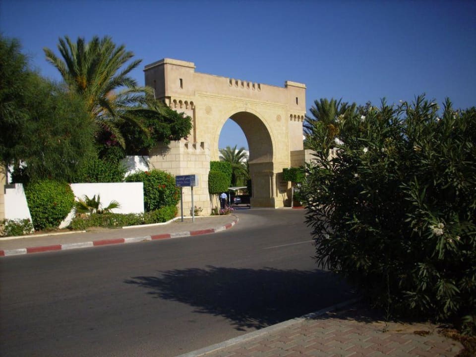 Hoteleinfahrt Mahdia Palace Thalasso