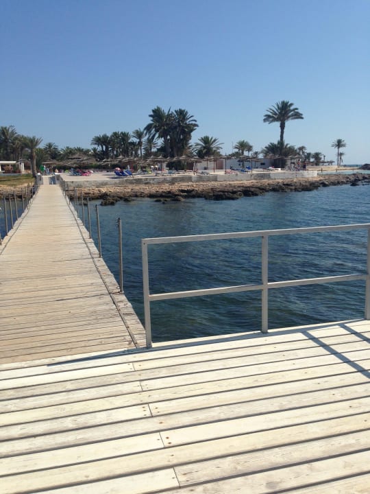 Blick vom Steg zum Hotel Hotel El Mouradi Djerba Menzel