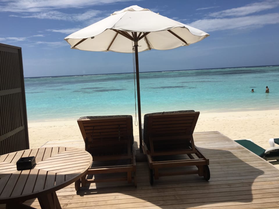 Ausblick Jacuzzi water Villa Meeru Maldives Resort Island