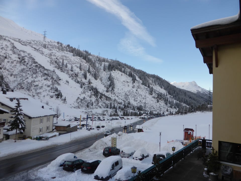 Ausblick ARLBERG STUBEN - das kleine feine Hotel